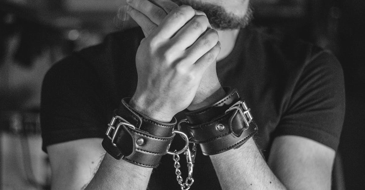 découvrez notre sélection d’accessoires de bondage pour explorer vos fantasmes en toute sécurité. cordes, menottes, masques et plus, pour tous les niveaux et toutes vos envies.