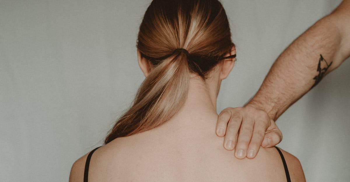 découvrez nos huiles de massage intimes, conçues pour offrir une expérience sensorielle unique, hydrater la peau et renforcer la complicité dans vos moments à deux. profitez d'une relaxation profonde et d'une ambiance sensuelle.